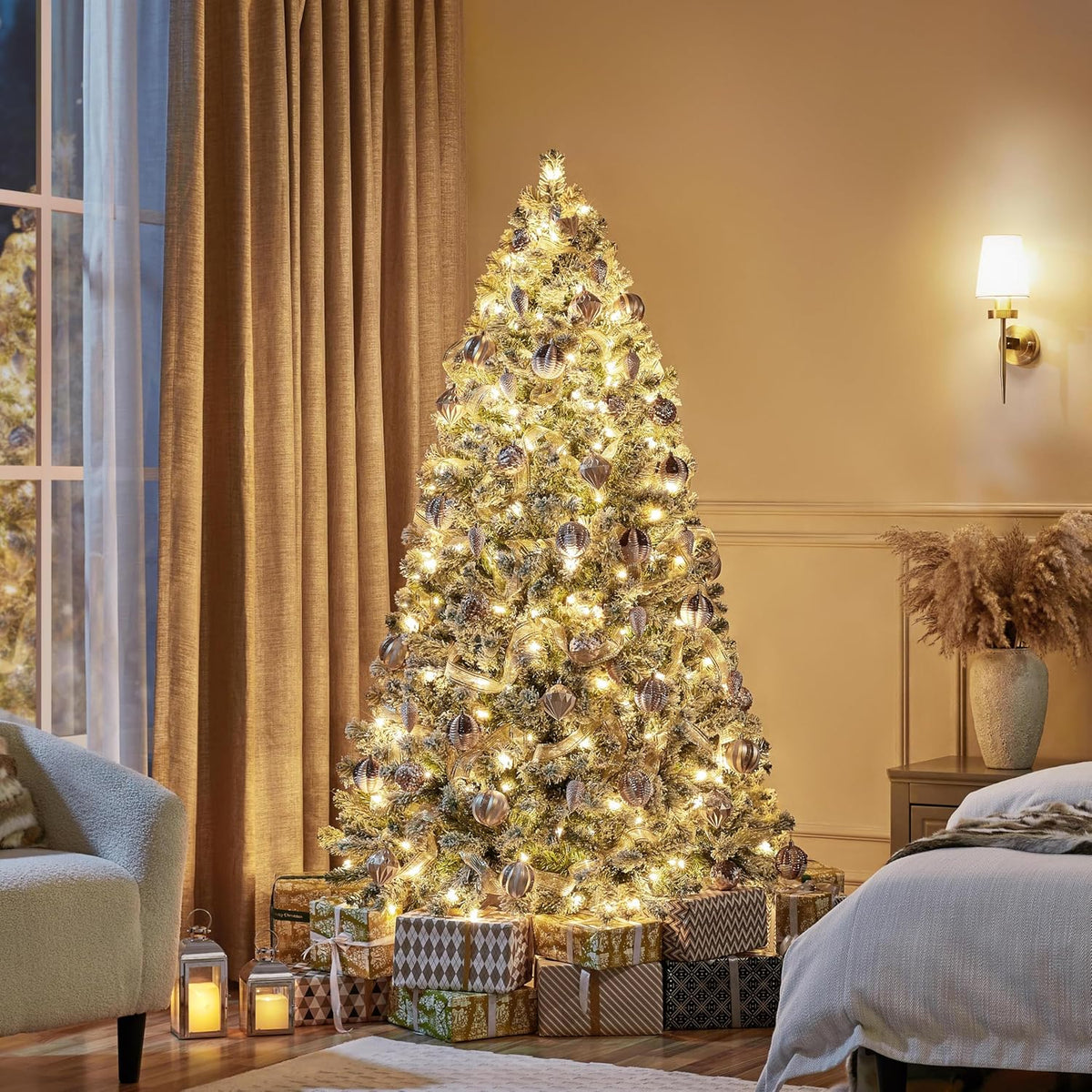 Yaheetech 6ft Snow Flocked Pre-lit Christmas Tree with 250 Warm White Lights, 820 Lush Branch Tips & Quick-Assembly Hinged Design, Full Artificial Xmas Tree for Winter Holiday Décor, Green & White